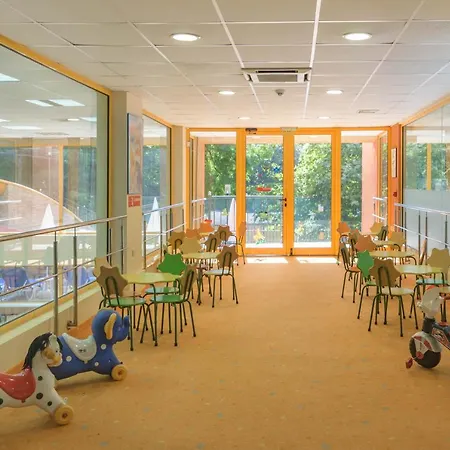 Atlas - Ultra 4* Golden Sands